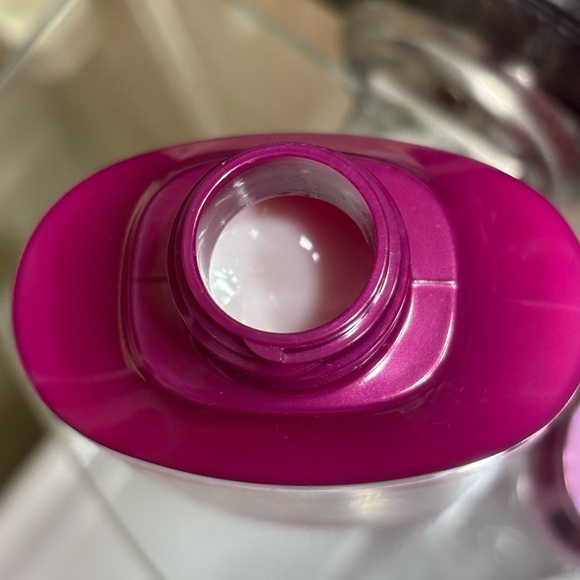 NIB BATH & BODY WORKS BODY LOTION! - Picture 5 of 6